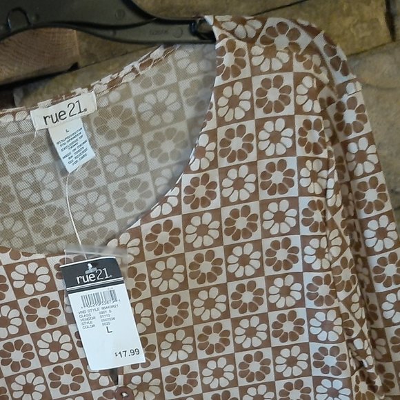 NWT Open Front Crop Top - 3/$18 - Picture 2 of 5